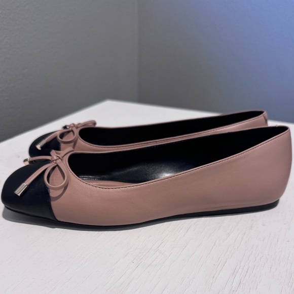 BCBGeneration Elegant Black and Tan Women's Flats size 7.5 - Picture 3 of 6